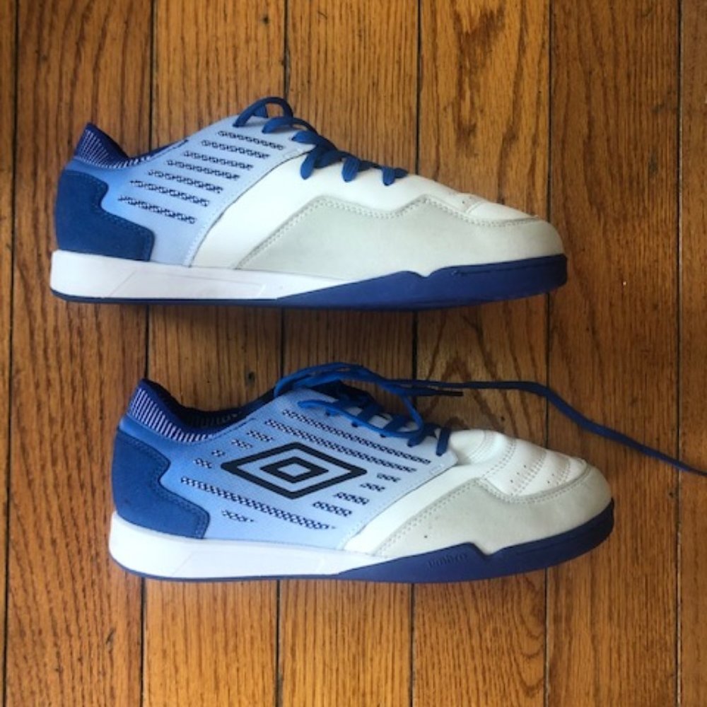 Umbro flats